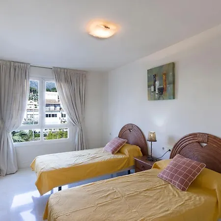 3001 Canas Apartment